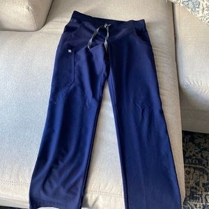 Figs women's Navy Kade - Cargo Scrub Pants